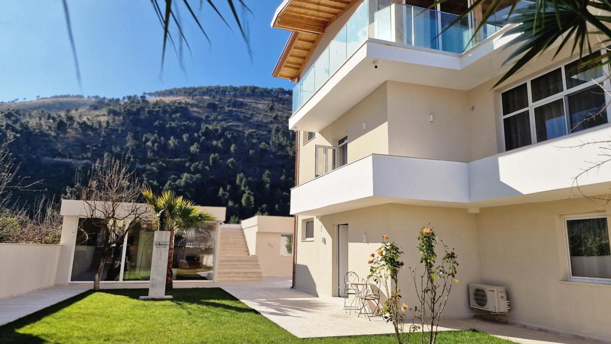 Apartaments Mimani 2 Berat Luaran gambar