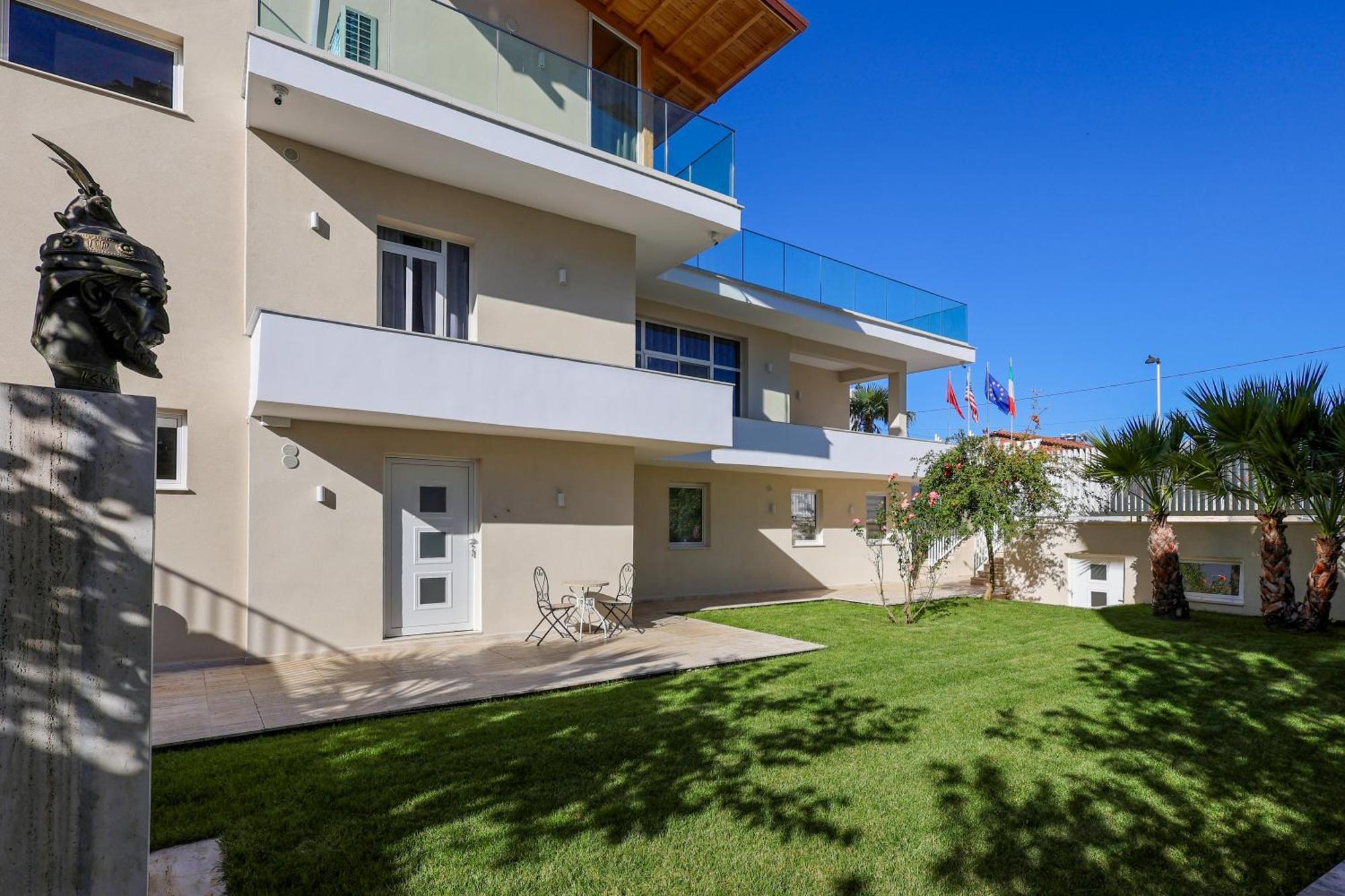 Apartaments Mimani 2 Berat Luaran gambar