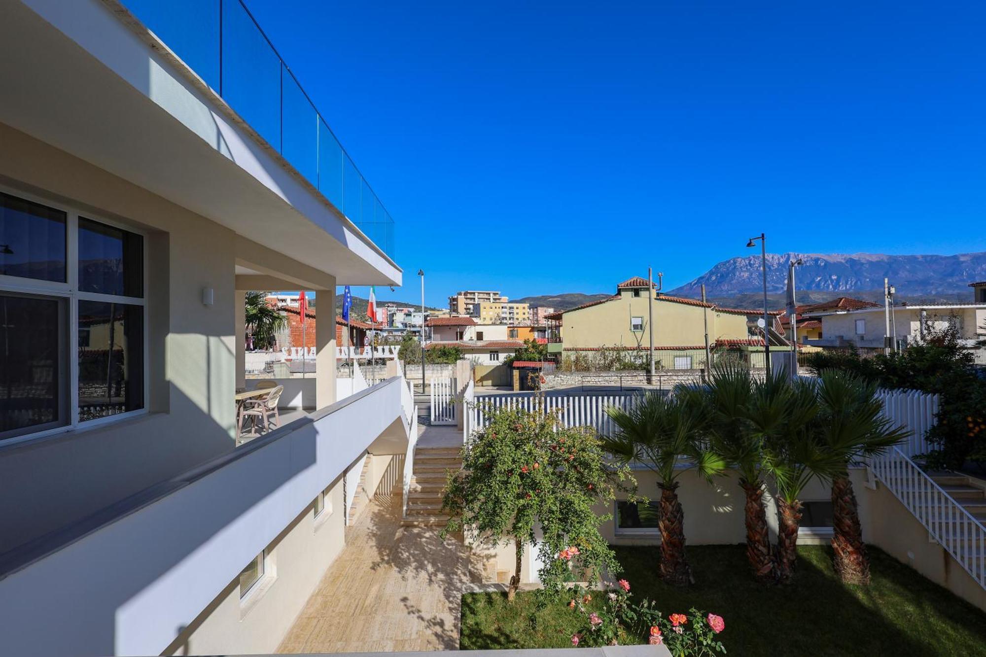 Apartaments Mimani 2 Berat Luaran gambar