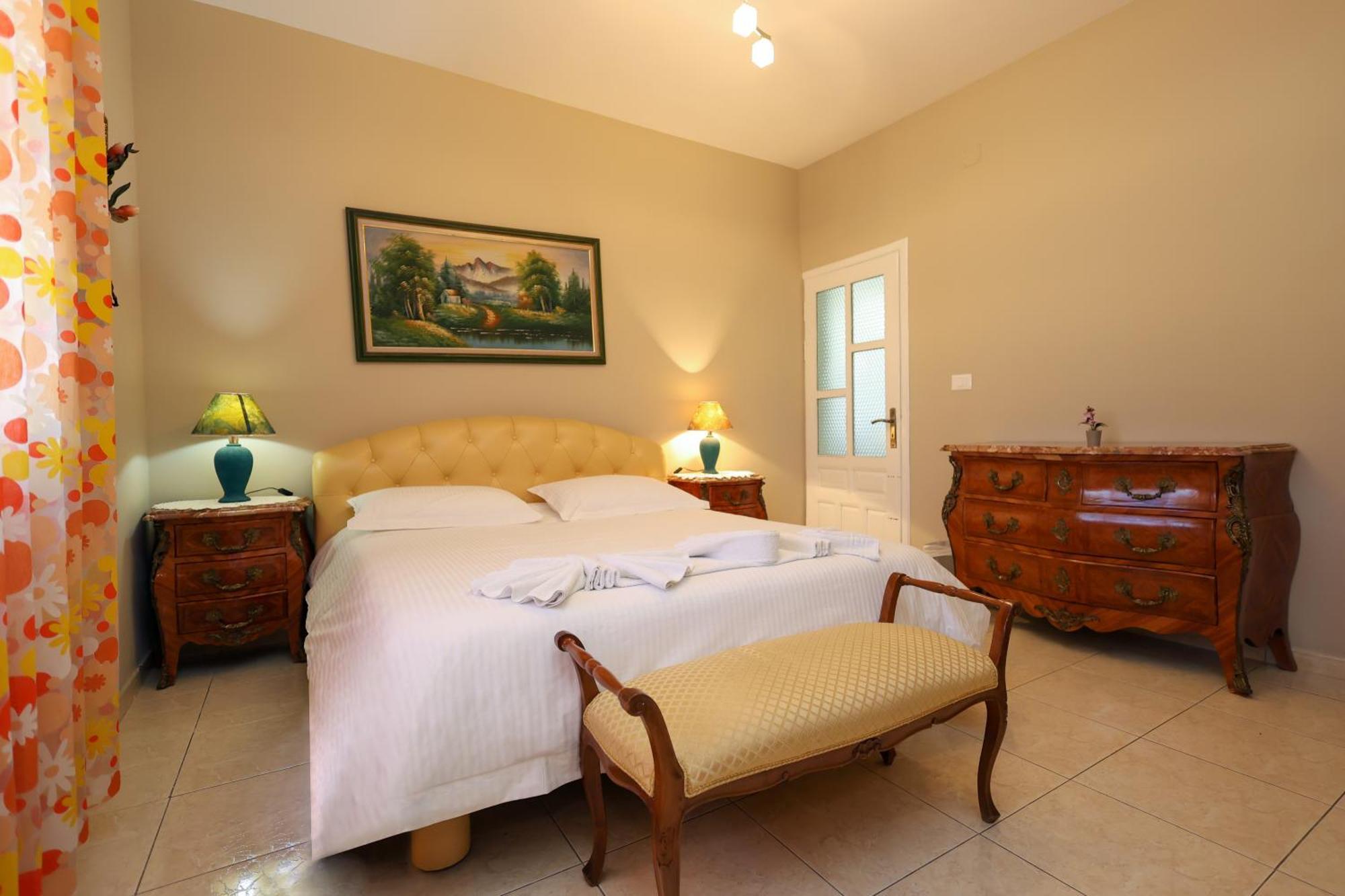 Apartaments Mimani 2 Berat Bilik gambar