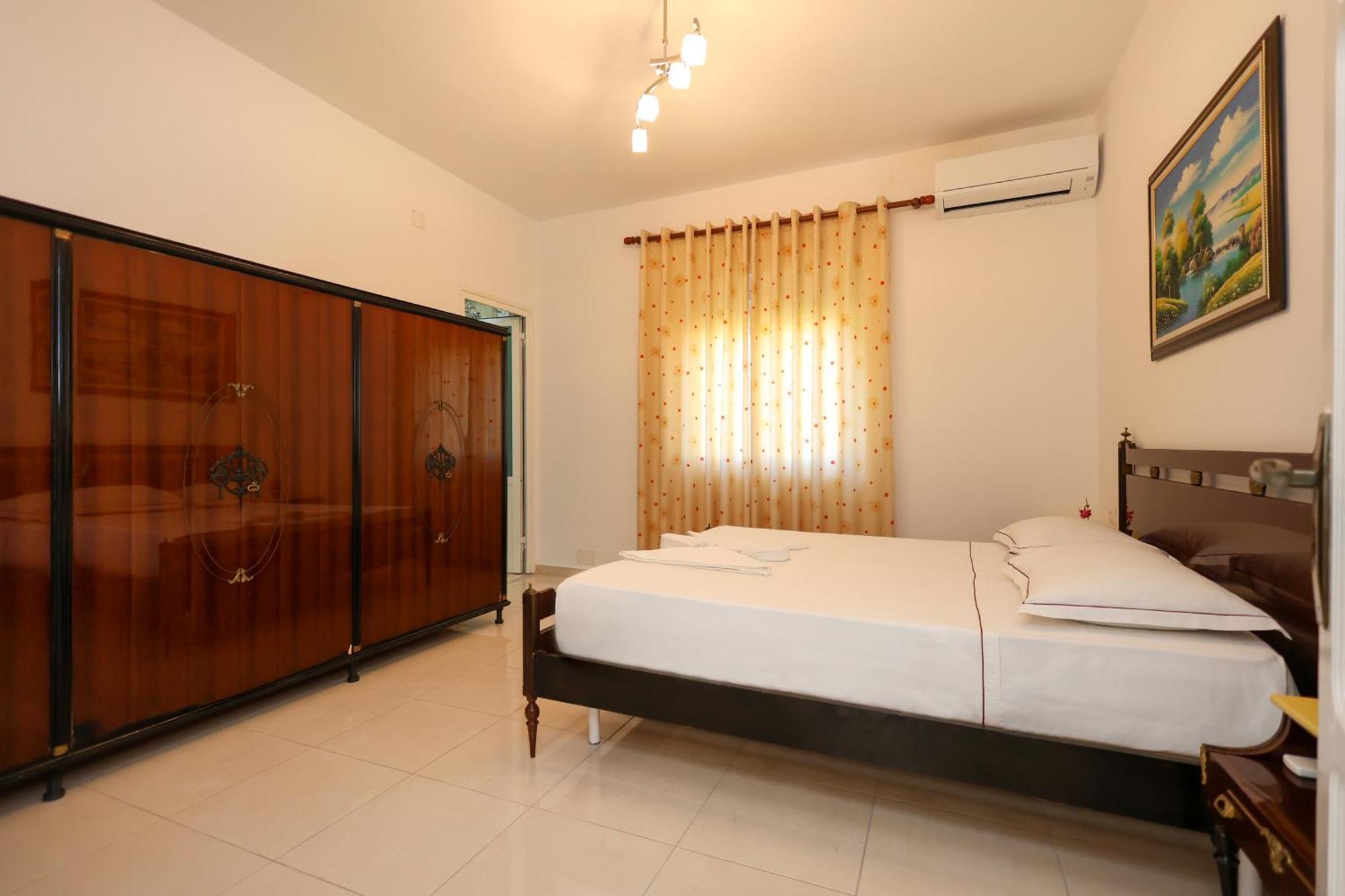 Apartaments Mimani 2 Berat Bilik gambar